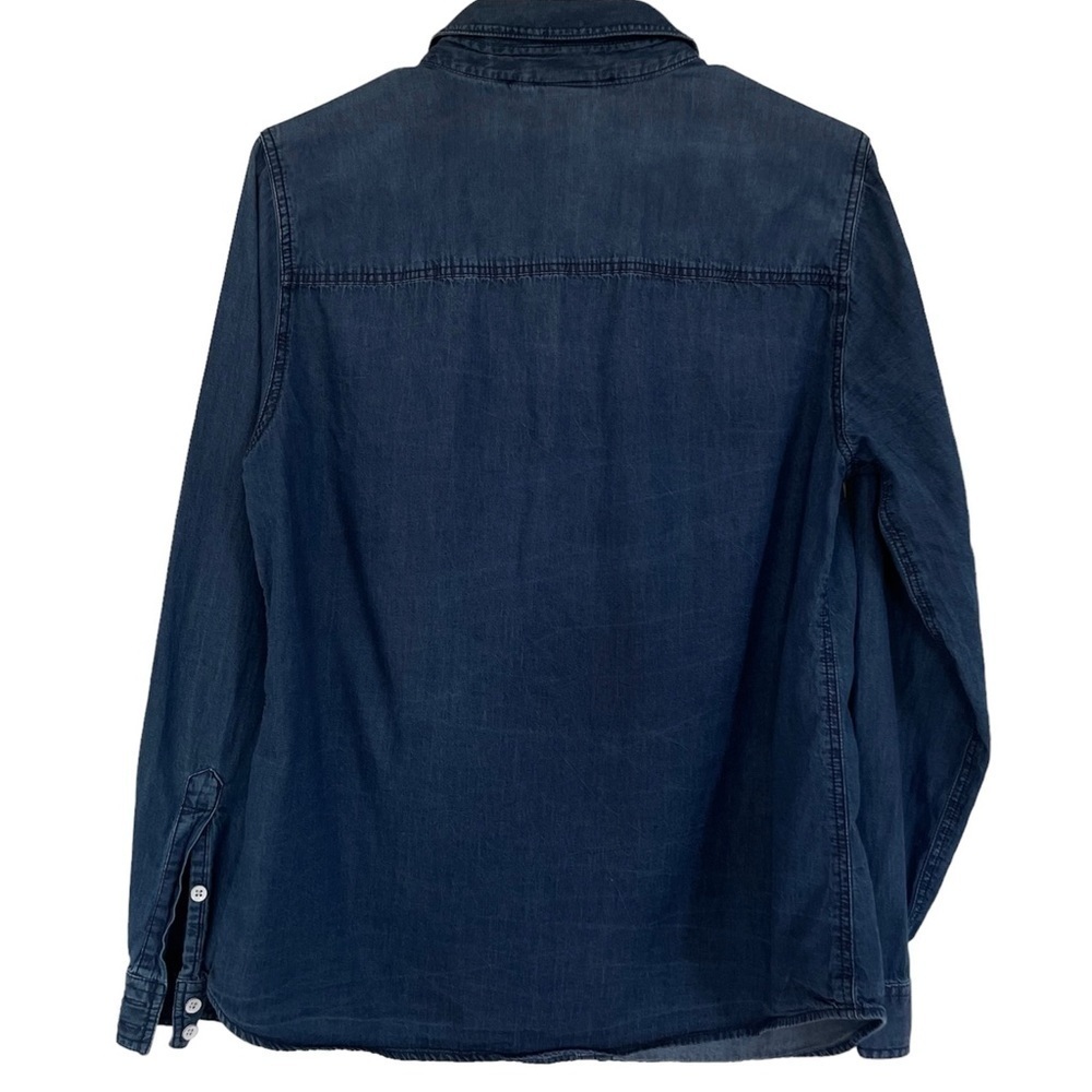Torrid Taylor Medium Wash Denim Button-Down Shirt in 00 (Medium/Large Size 10) - Picture 5 of 16